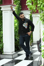 FLORAL FELINE – A GARDEN IN A GAZE - Image 2