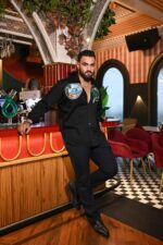 DUAL ESCAPE - Image 2